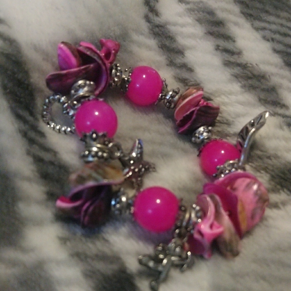 Beautiful pink shell bracelet